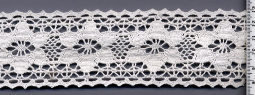 <font color="red">IN STOCK</font><br>2+3/16" Cotton Cluny Daisy Galloon-Raw White