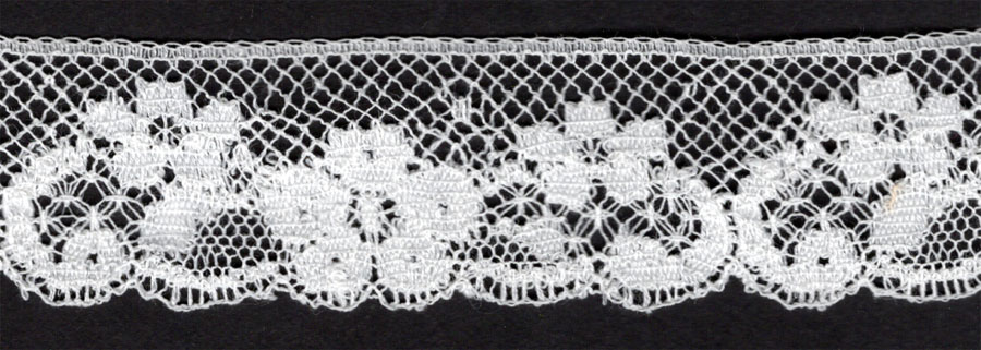 <font color="red">IN STOCK<br>MADE IN USA</font><br>1" Poly/Cotton Lever Lace-White