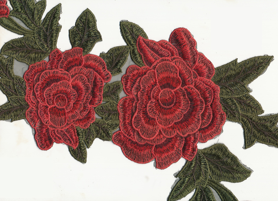 16+3/4" X 8+1/2" 3D Floral Rose-Red/Green