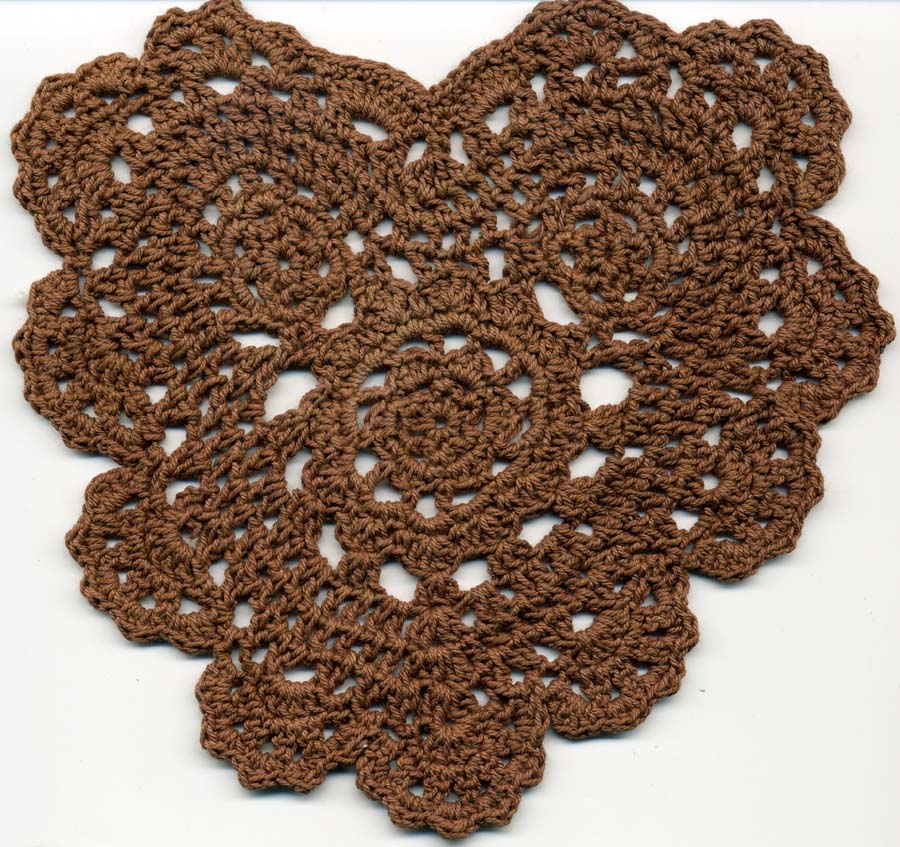 5.5" x 6.25" Crochet Heart Applique-Fawn Brown