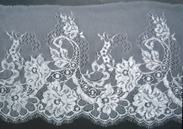 8" Floral Lace Edge-White<>Chantilly / Eyelash Lace