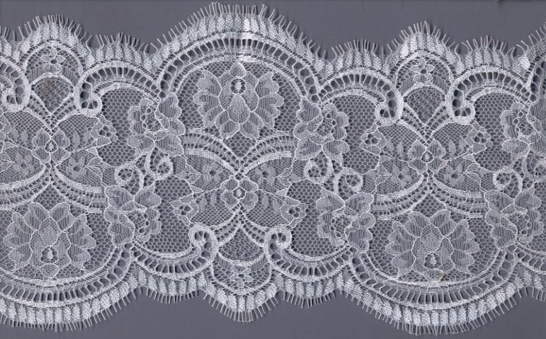 6" Double Curve Lace Galloon-White<>Chantilly / Eyelash Lace