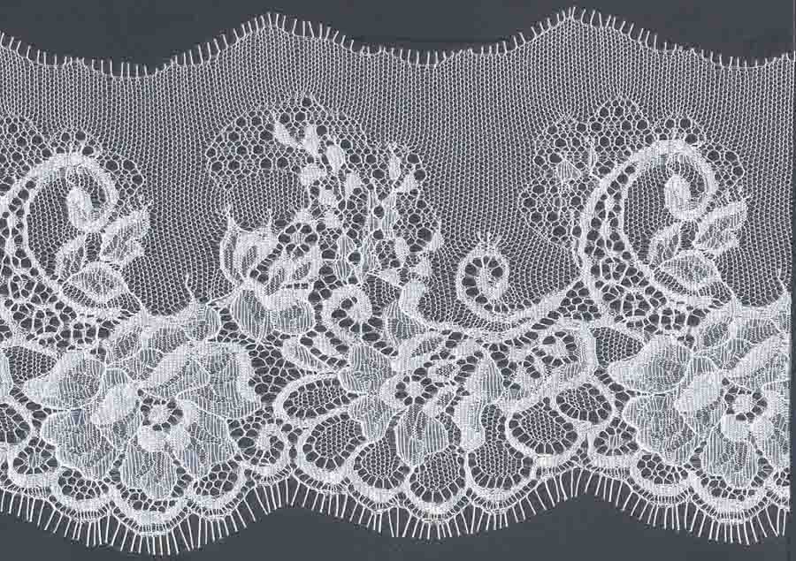 5.125" Curve Edge Lace-White<>Chantilly / Eyelash Lace